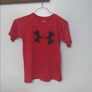Boys yxs under Armour shirt
